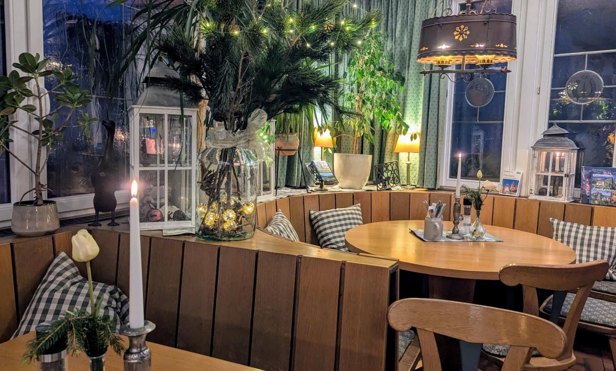 Gasthof Hotel Rose Obereisenheim エクステリア 写真