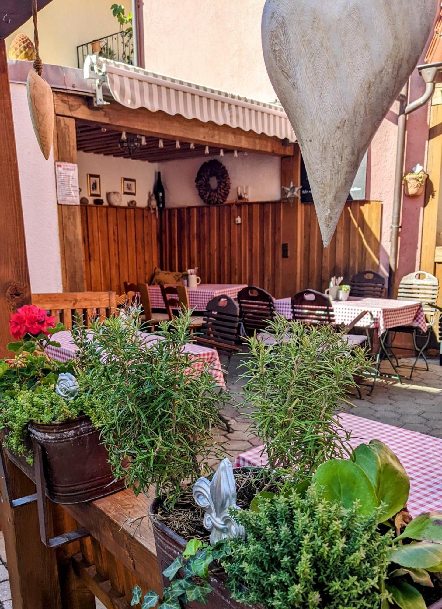 Gasthof Hotel Rose Obereisenheim エクステリア 写真